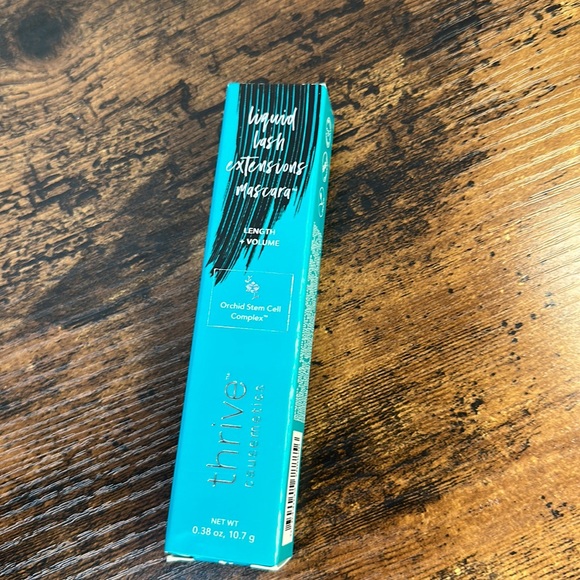 Brand NEW Never Opened! This is a (2) item bundle Thrive Cosmetics Mascara - Picture 8 of 14